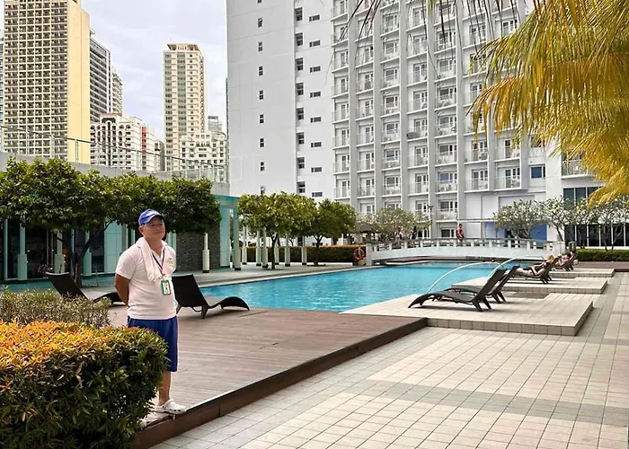 Makati Sm Jazz Staycation With Balcony مانيلا