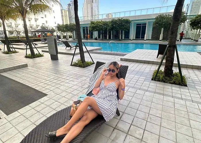 Makati Sm Jazz Staycation With Balcony شقة مانيلا